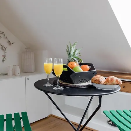De Ville - Marais Apartment